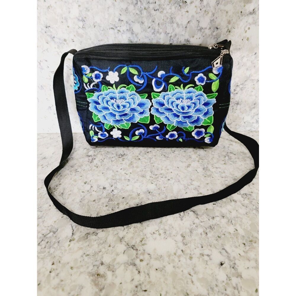 Embroidered FlowersโNylon Crossbody Bagโ Medium Capacity Shoulder Bag Blue Roses